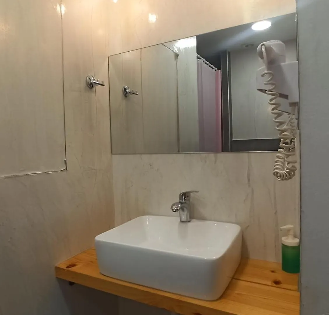 Thess Rooms Agion Panton 12 Салоники 0*,